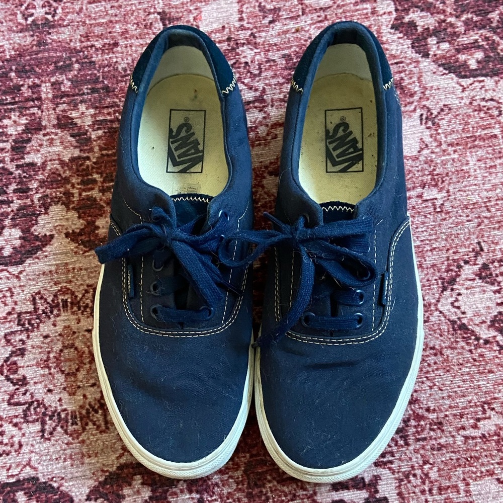 Vans canvas lace-up men’s sneakers in navy